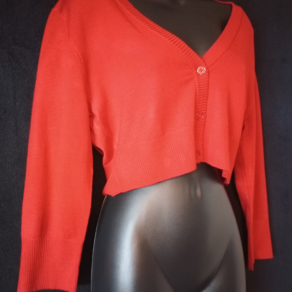 Red Cropped Buttoned Sweater - Picture 4 of 5